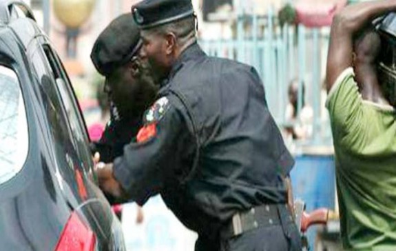 Tips on How Drivers Should Behave at Nigerian Police Check Points